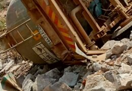 Accident de circulation et déversement de l’acide sulfurique dans la rivière Dikuluwe, AFREWATCH exige l’ouverture des enquêtes, des mesures de protection des populations riveraines et des réparations conséquentes.